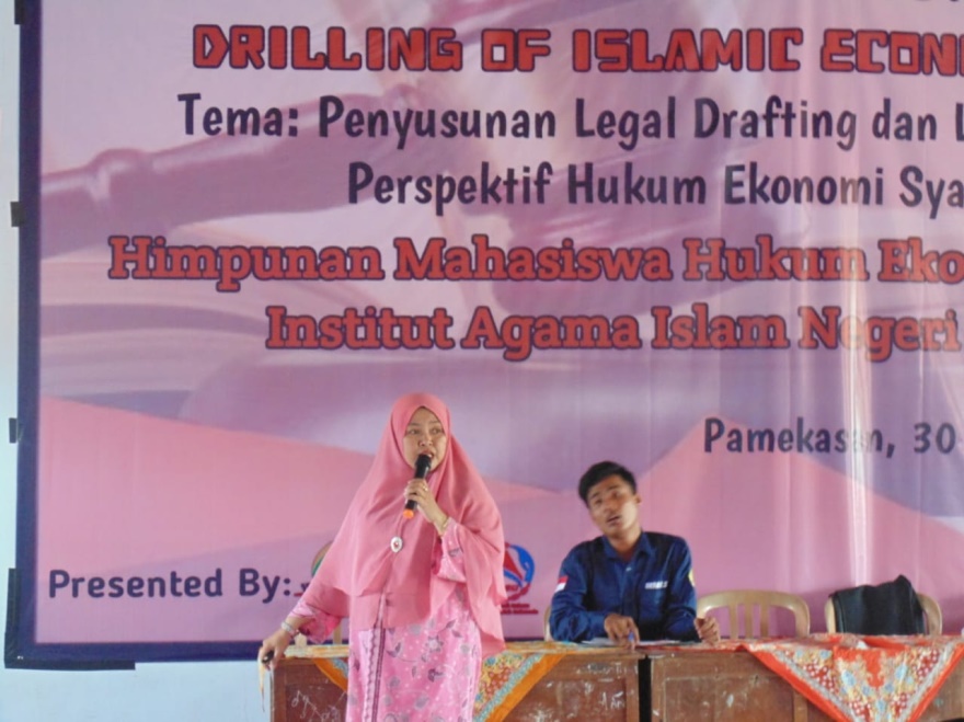 HIMA HES Fakultas Syariah Melakukan Workshop Legal Drafting