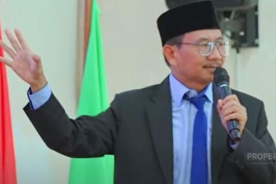 WAKIL DEKAN FAKULTAS SYARIAH PAPARKAN CAPAIAN TARGET KOMPETITIF TINGKAT NASIONAL DAN PROSPEK KARIER ALUMNI PADA ACARA LAUNCHING PMB IAIN MADURA TAHUN 2025