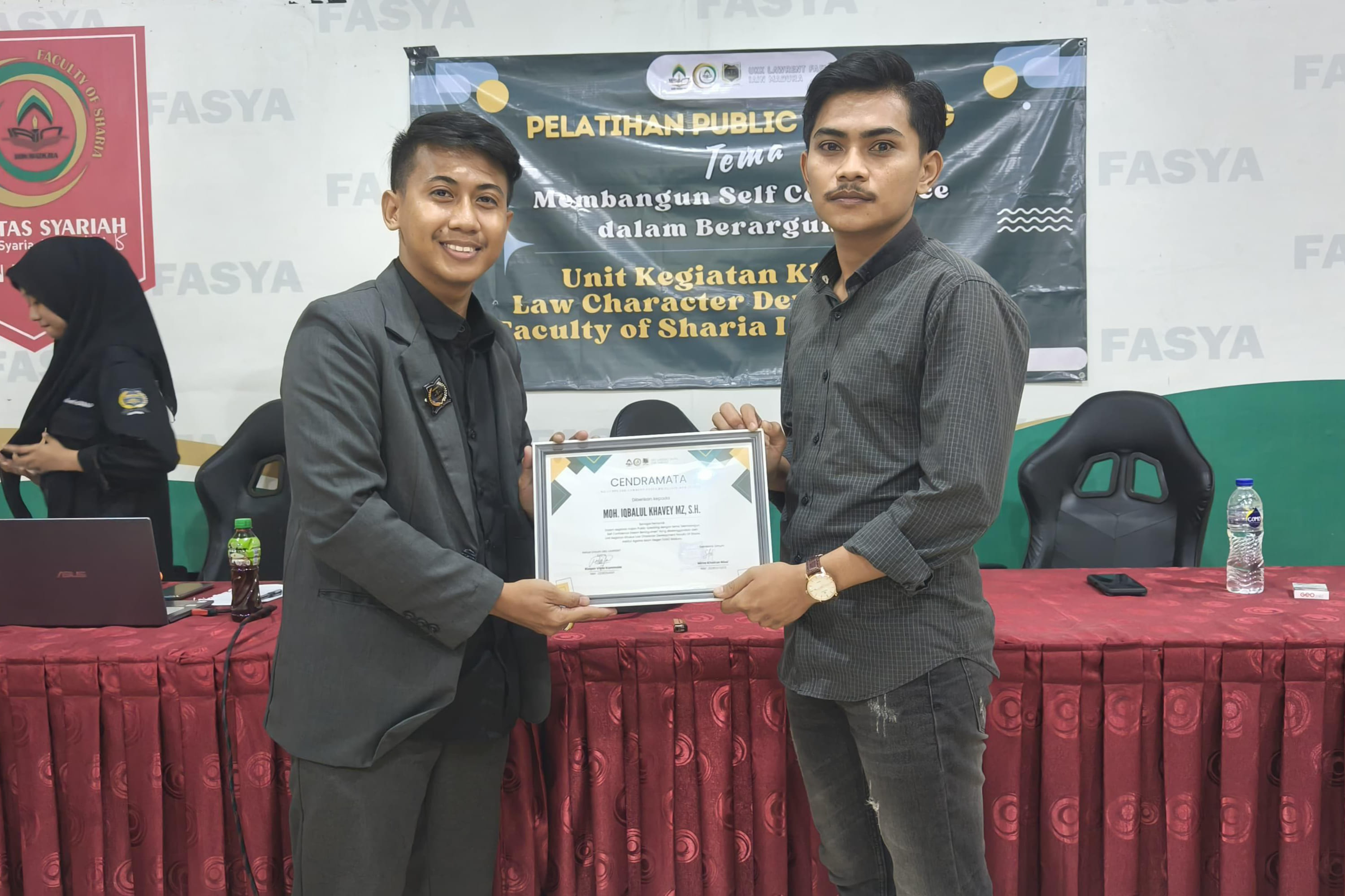 PELATIHAN PUBLIC SPEAKING