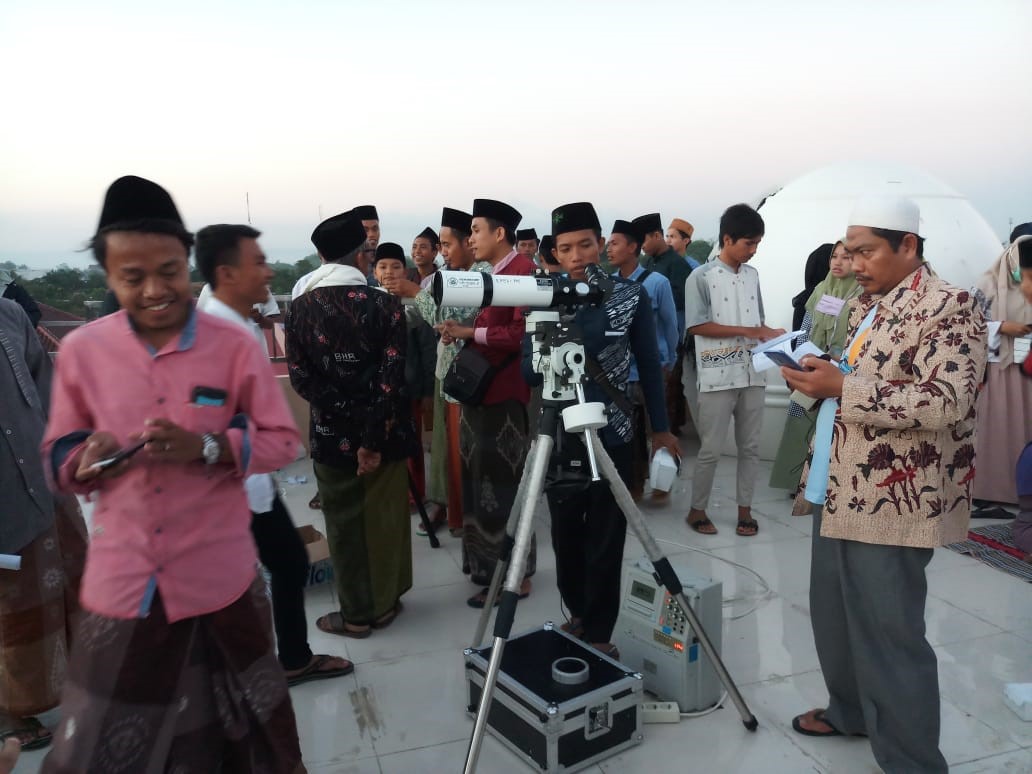 Penentuan 1 Ramadhan, Komunitas Pelajar Astronomi IAIN Madura Lakukan Rukyatul Hilal 