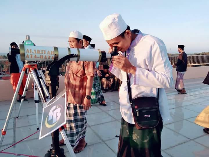 Hilal 1 Dzulhijjah 1439 H terlihat dari Anjungan IAIN Madura